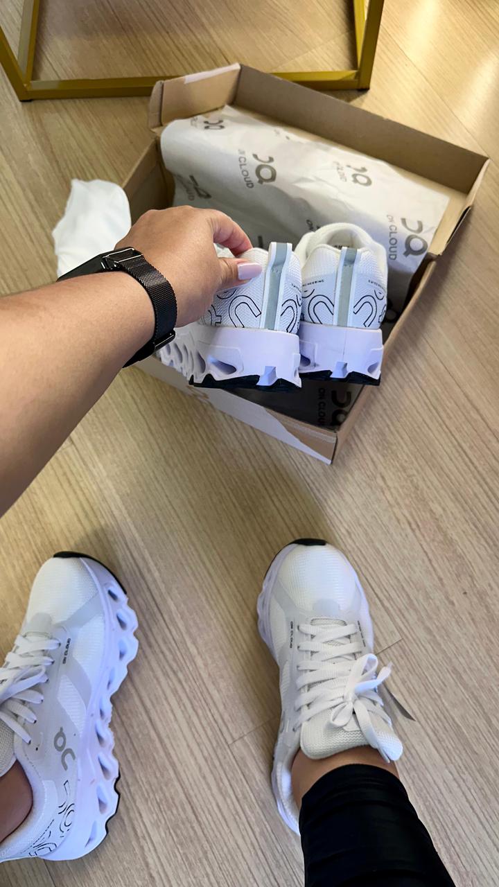 Tênis on cloud running